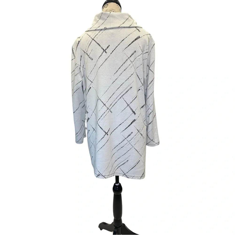 Ali Miles Geometric Artsy Tunic Top